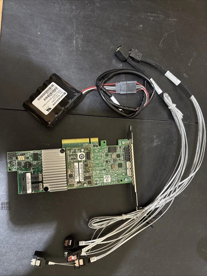 Controlador Raid LSI MegaRAID MR SAS 9361-8i 8 puertos 12 Gbps PCIe LSI00462 Foto 2 de 4