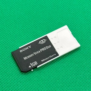 Sony 1 GB Memory Stick Duo + Adaptador para cámaras Sony DSC-P72 P93 S60 F717 W1 W5