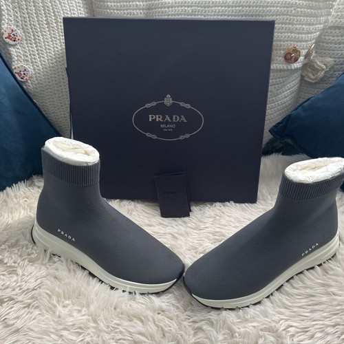 Prada Calzature Donna Damen Sneaker grau Größe 37 passt aber Größe 5