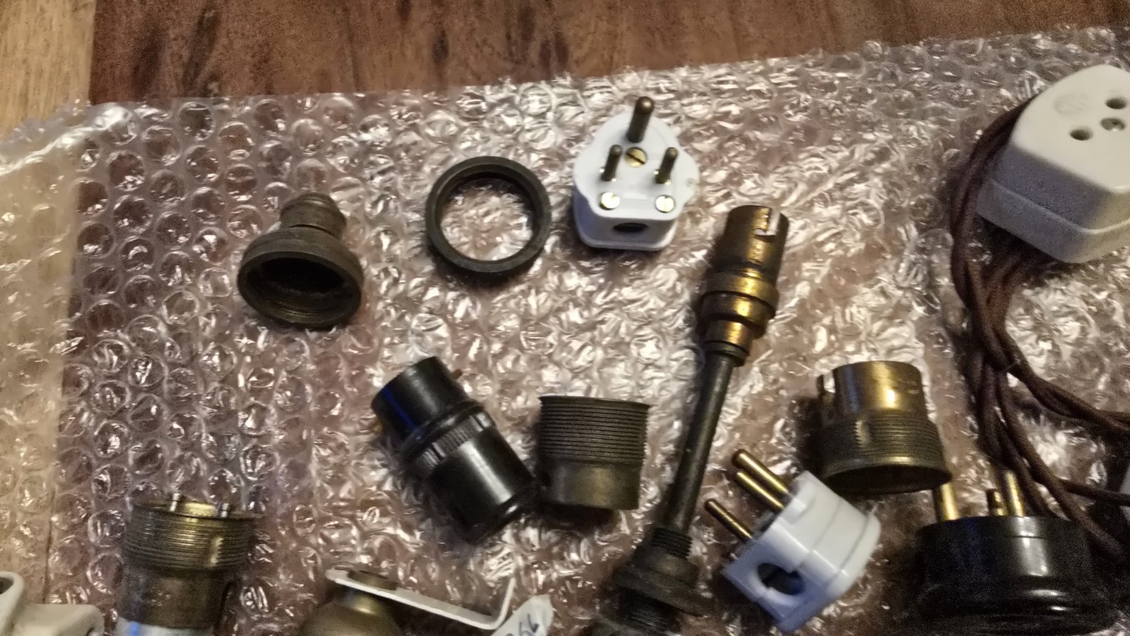 vintage joblot light switches including bakerlite, Copper And More