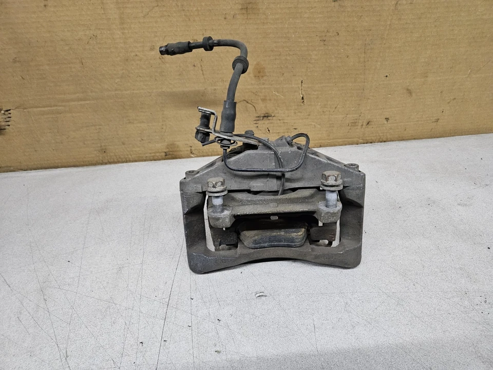 Pinza de freno delantera derecha lado del pasajero Audi A6 Quattro 2005-2011 OEM Foto 3 de 4