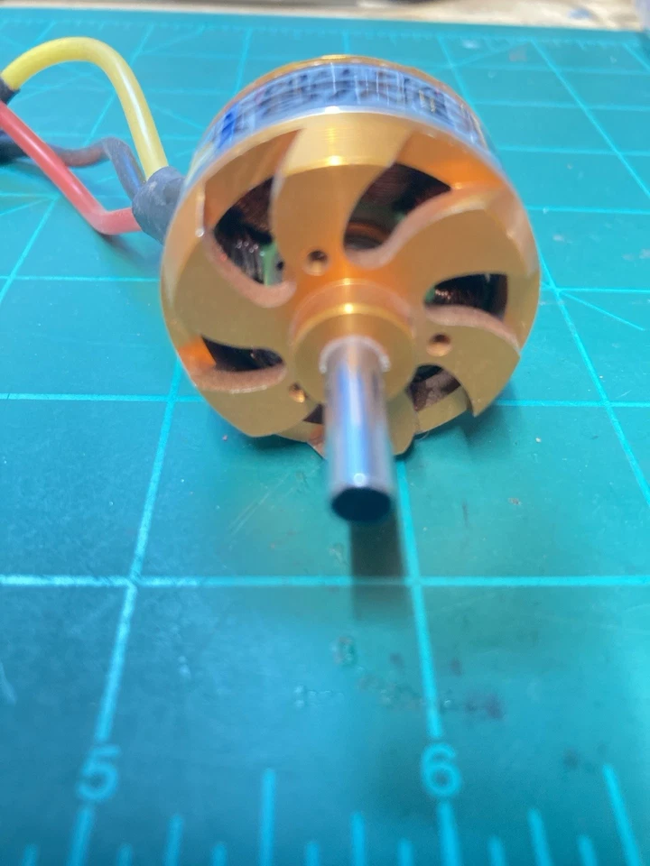 Motor sin escobillas Turnigy 3530/14-1100kv probado Foto 2 de 3