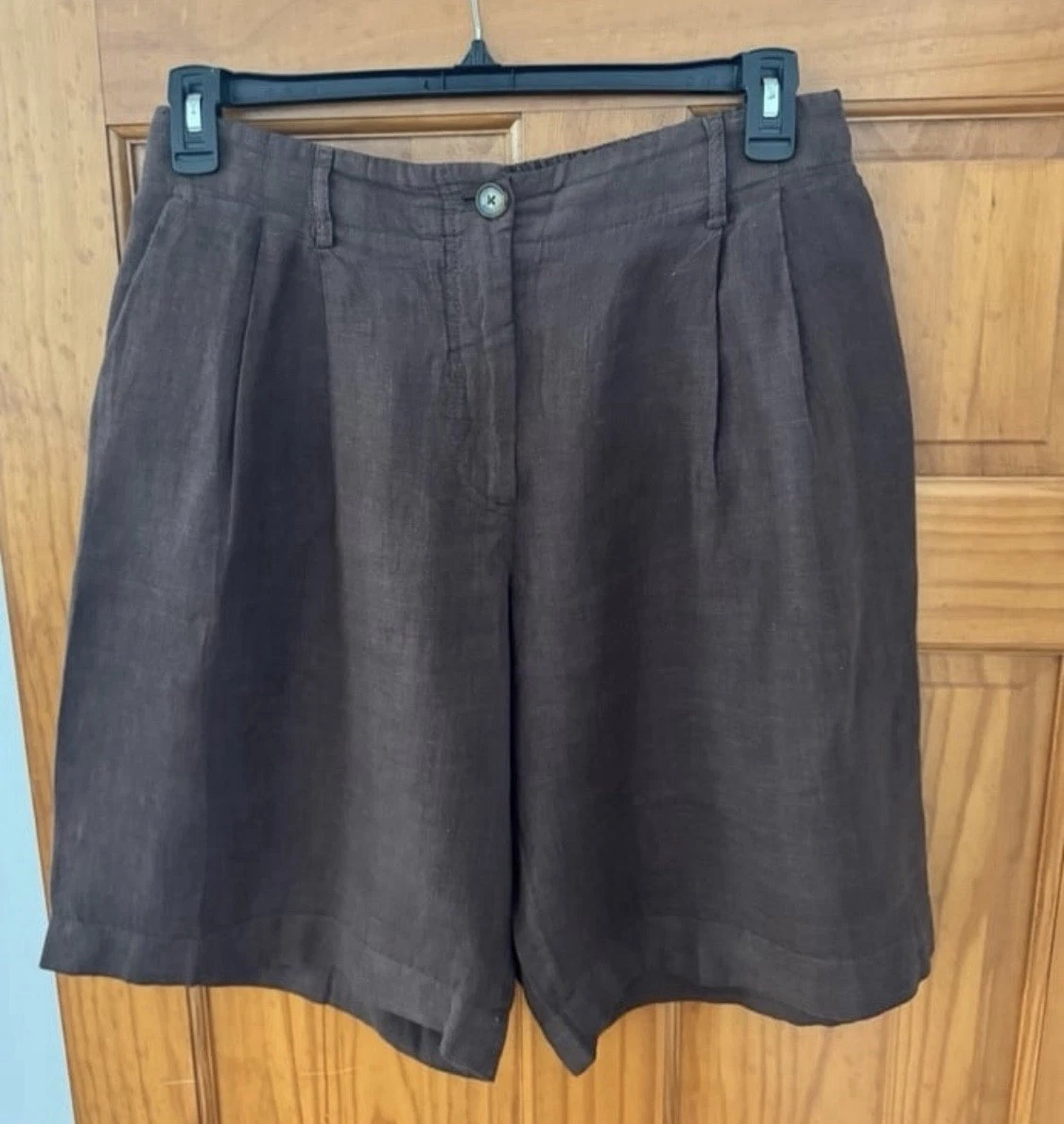 Massimo dutti PLEATED linen brown SHORTS size 8 Two side pockets In great condi
Opens in a new windo