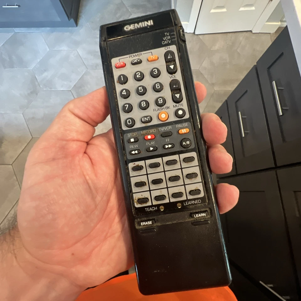 Denon AVR-1613 5.1 Ch HDMI Network Home Theater Receiver Stereo + Remote Bundle - Image 4 of 4