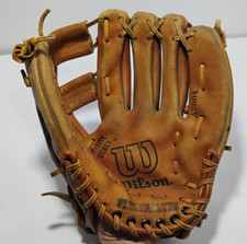 Vintage Wilson A2604 Fieldmaster Baseball Glove Leather Mitt RHT