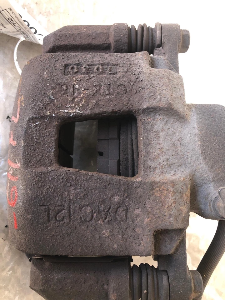 Chevrolet Aveo 2004-2011 sedán 1,6 L pinza de freno delantera izquierda lado del conductor izquierda izquierda Foto 3 de 4