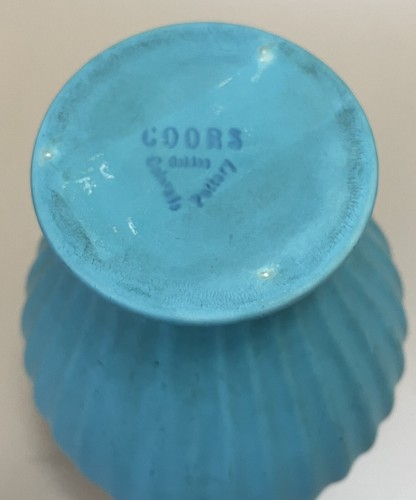 Coors Pottery - Golden Colorado - 9” Blue Fluted Vase - Picture 14 of 15
