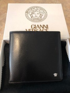versace wallet