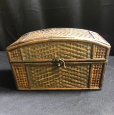 Basket Wicker Chest Large with Latch 11x6x5