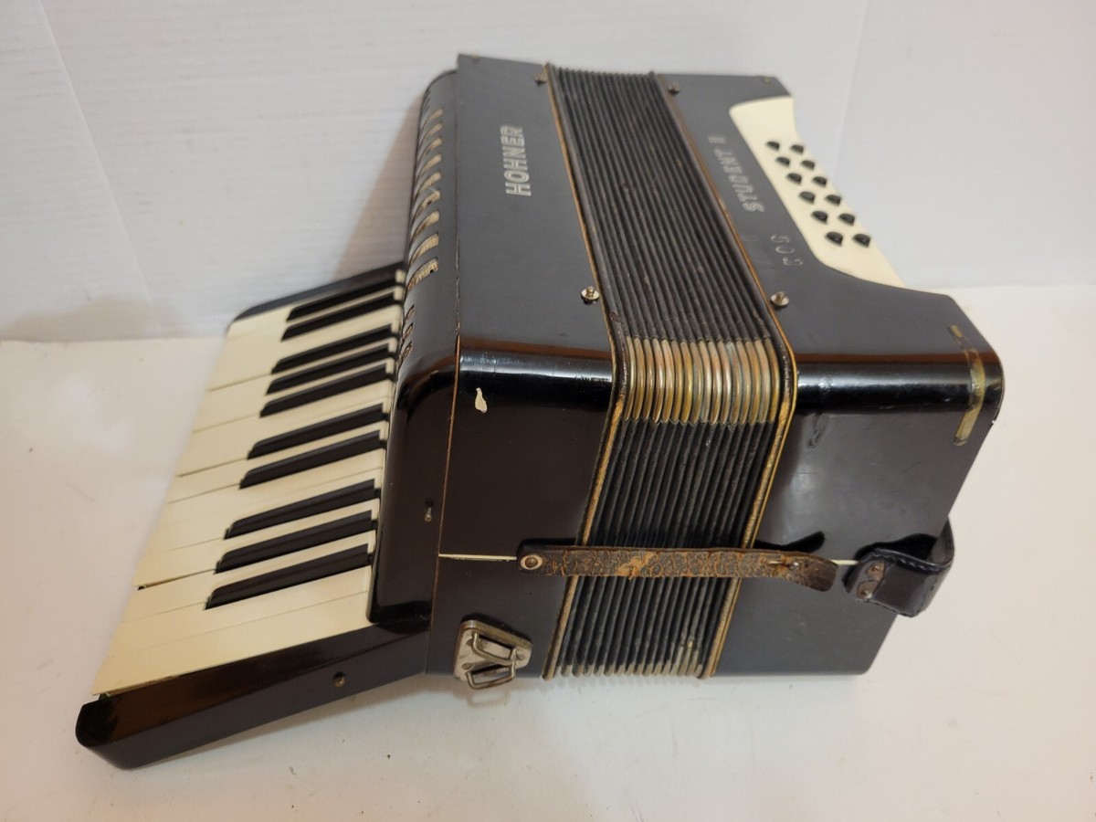HOHNER Student II Vintage Piano Accordion 25 Keys & 12 Bass