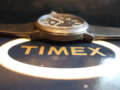 Vintage New Old Stock Timex Camper Field Style watch Boxed and Papers! - Picture 10 of 17