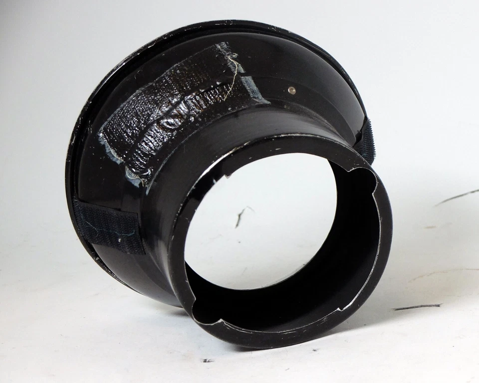 Speedotron 7" diameter Standard Umbrella Reflector Studio Strobe Used - Image 2 of 3