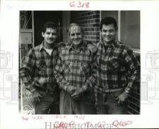 1987 Press Photo Pedro Jr., Pedro Sr. and Juan Alonso at their home in Metairie.