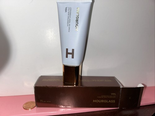 HOURGLASS Veil Hydrating Skin Tint #18 1.1oz NIB