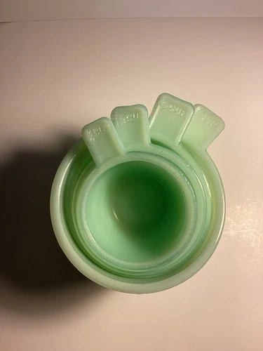 4 VINTAGE JADEITE GREEN MILK GLASS MEASURING CUPS