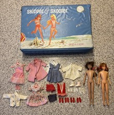1960 s Vintage Barbie Skipper Skooter Dolls Double Beach Case Outfits Shoes
