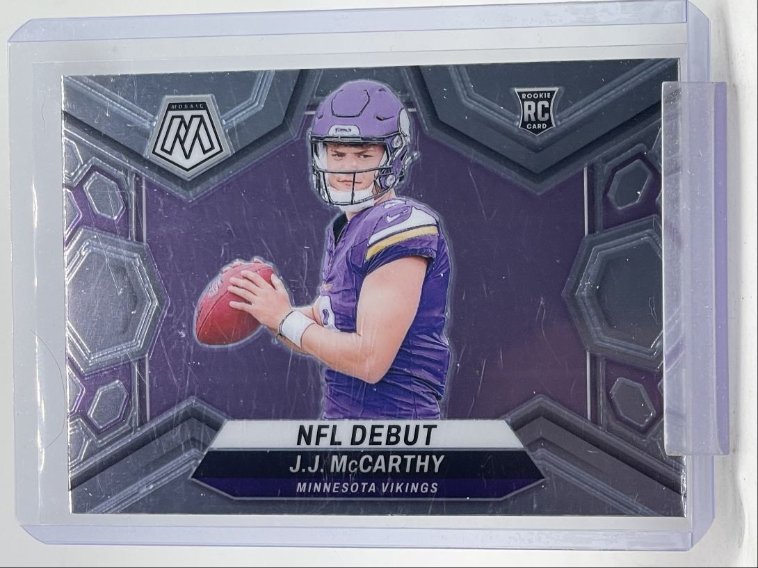 J.J. MCCARTHY 2024 MOSAIC NFL DEBUT ROOKIE FOOTBALL VIKINGS RC Q1605