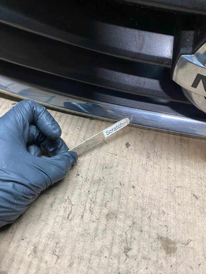 Nissan Altima 2013 a 2015 parrilla superior delantera sedán fabricante de equipos originales U7765 DG Foto 4 de 4