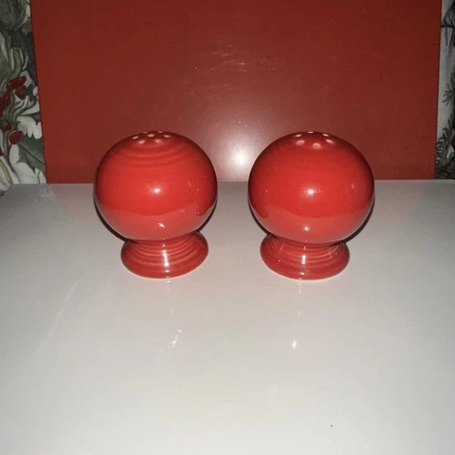 Homer Laughlin FIESTA WARE Scarlet RED Round Ball Salt  and Pepper Shakers
