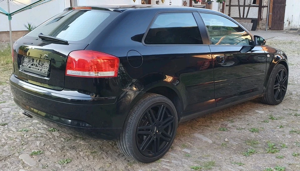 Audi A3 8P 1,9 TDI TÜV 11/25 - Bild 4 von 4