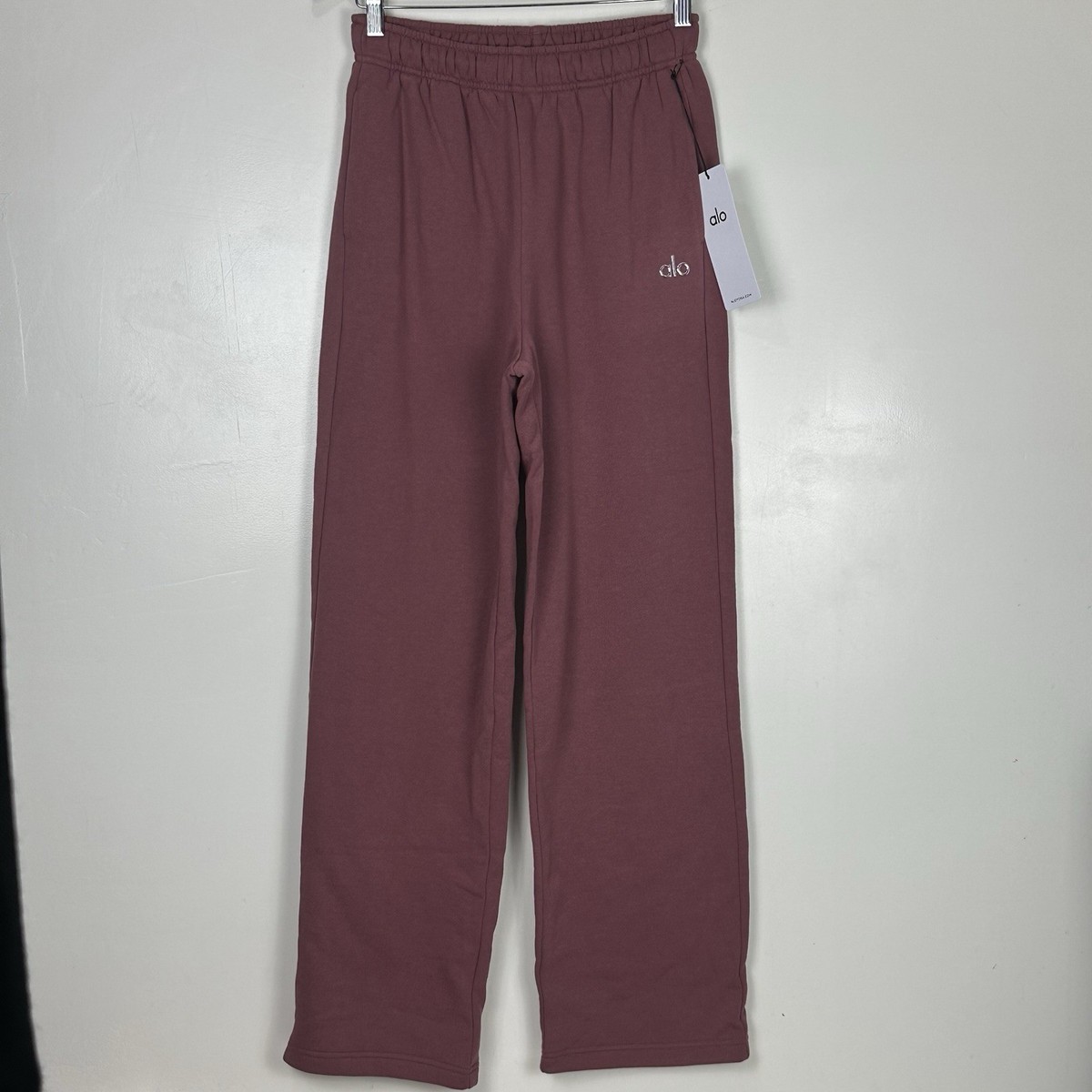 ALO Yoga Limited Edition Accolade Sweatpant Straight Leg Burgundy