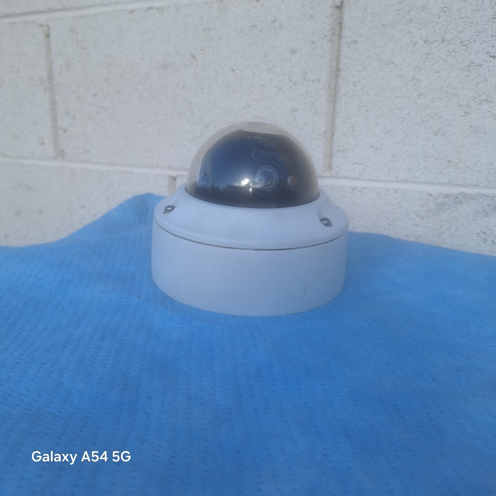 security camera high definition, true day/night rugged indoor/outdoor minidome-image