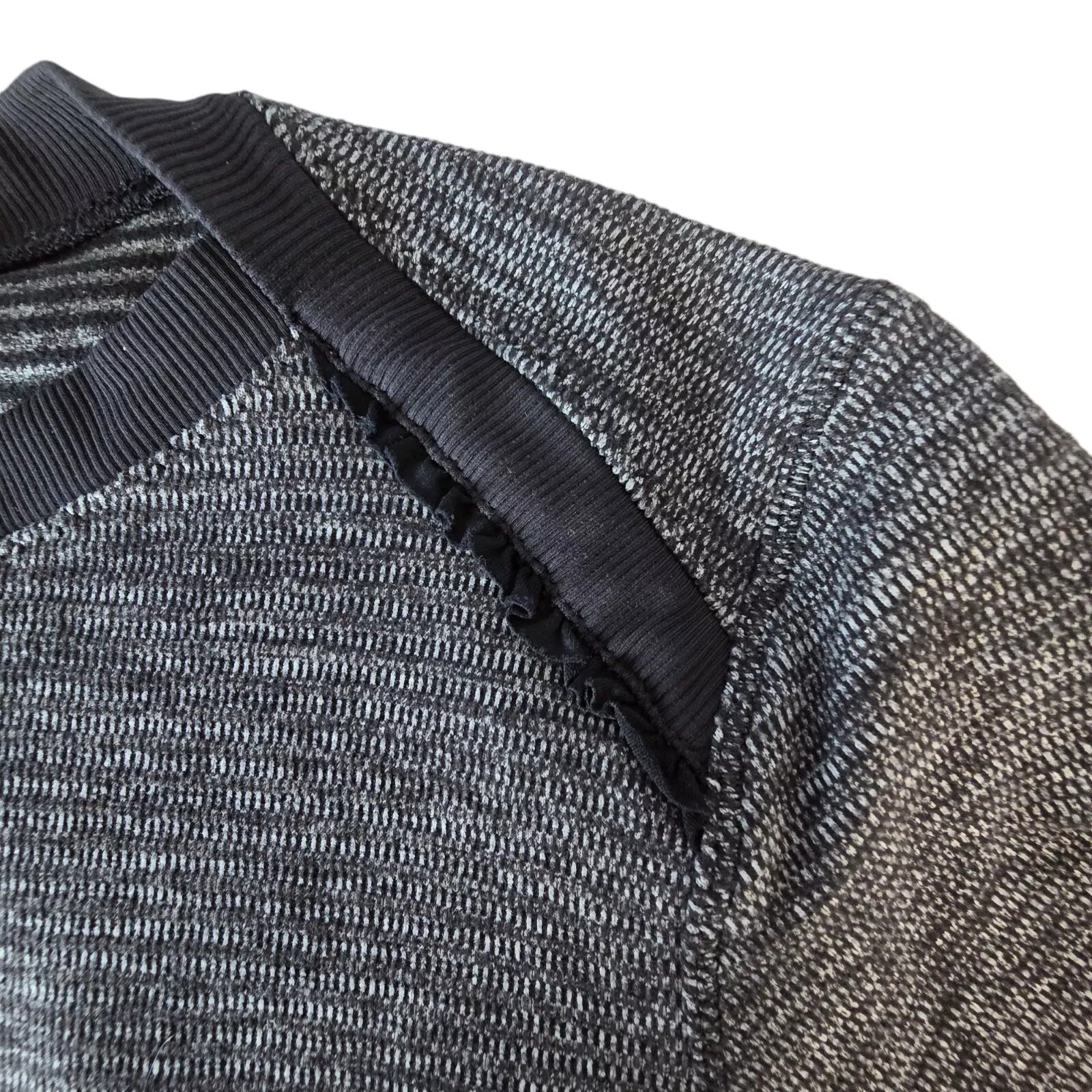 lululemon stretch pullover long sleeve thick knit thumb shirt