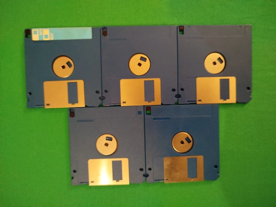 Commodore Amiga - Random Discs & Demos - CU Amiga Magazine - UNTESTED - Image 3 of 3