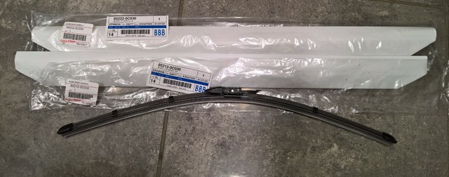 TUNDRA 2018 Wiper Blade Set One Pair Replacement FRONT Genuine Toyota