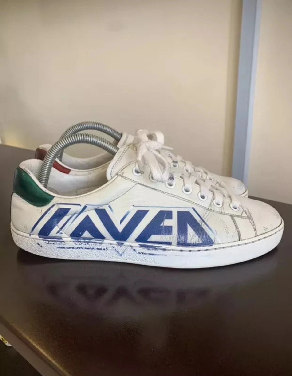 Baskets basses à lacets Gucci en cuir blanc imprimé Ace Loved taille US 6,5