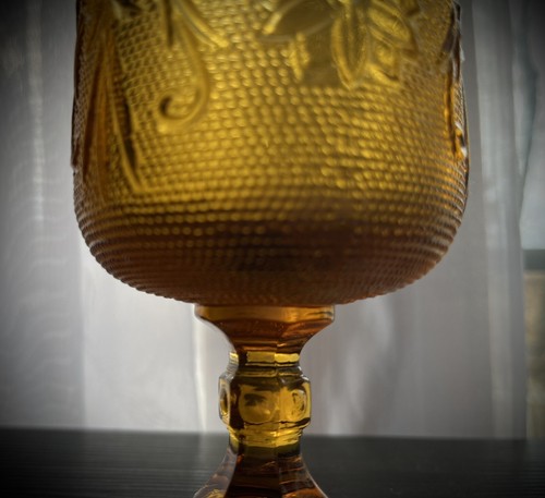 Indiana Tiara Vidrio Ámbar Patrón Sándwich Mesa Texturizada Copa de Vino - Imagen 5 de 7