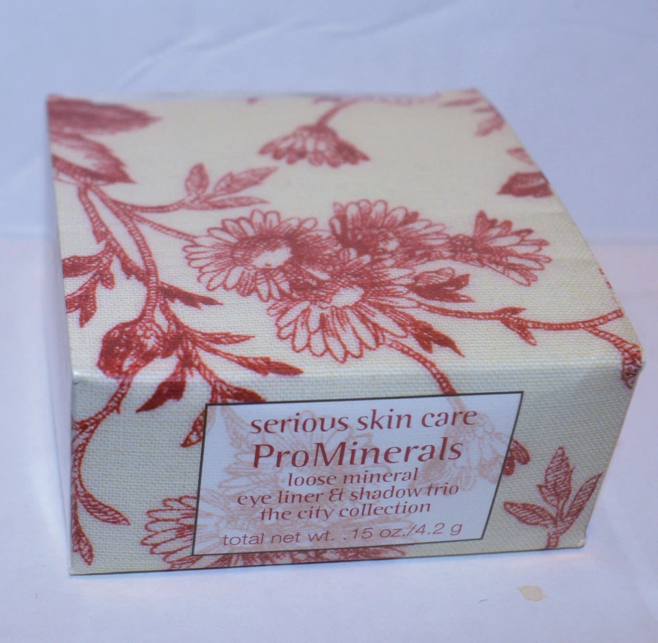 Serious Skincare Pro Minerals THE CITY Loose Mineral Eye Shadow & Liner Trio - Image 4 of 4