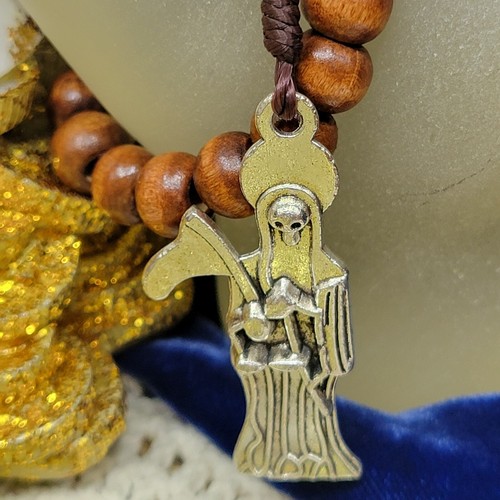 9" Santa Muerte White Statue With Candle & Rosary Altar Bundle Pack - Picture 12 of 15