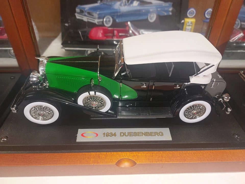 SIGNATURE MODELS 1934 DUESENBERG 1:18 DIECAST & DISPLAY STAND - Image 3 of 4