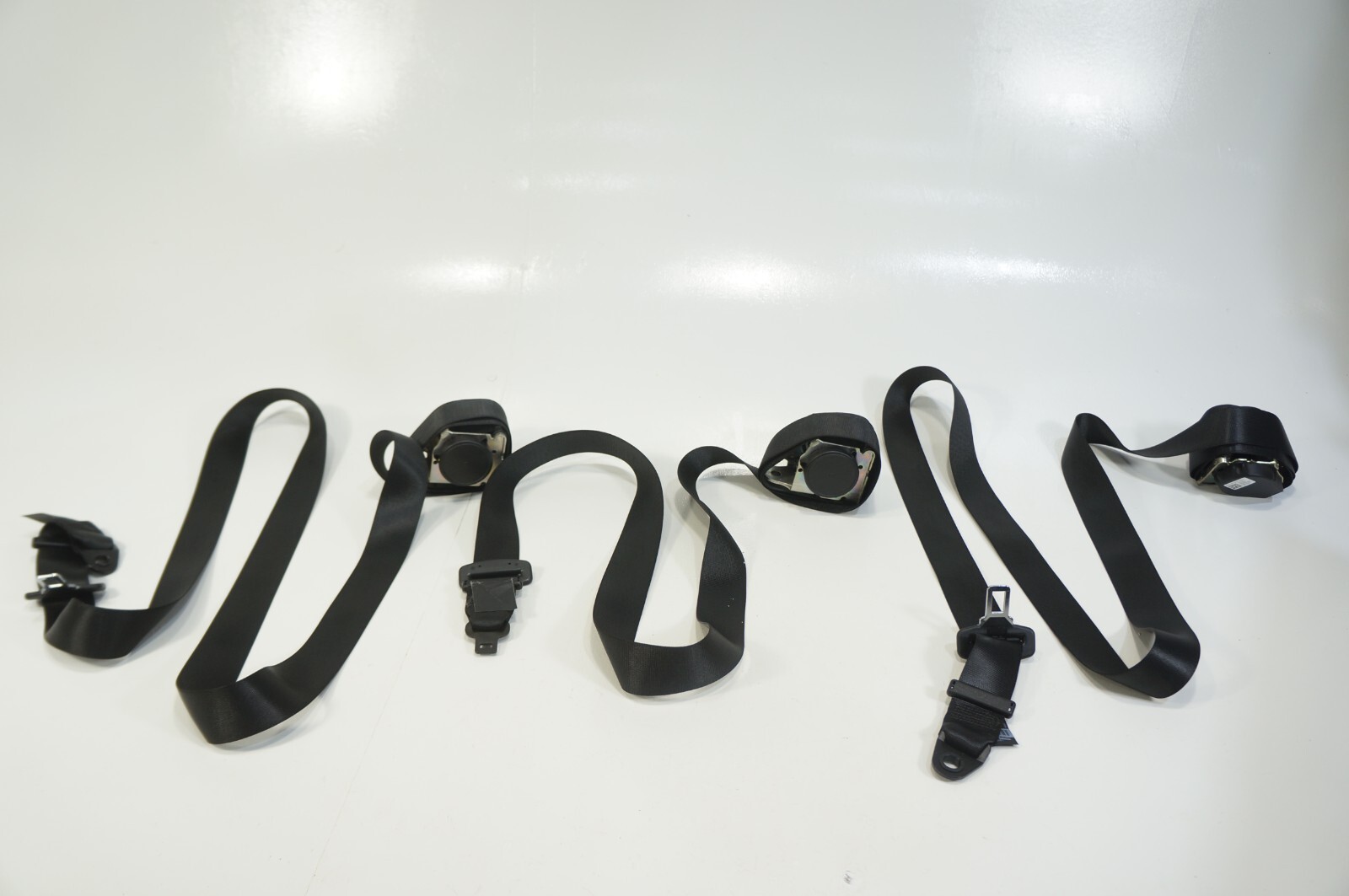 2014-2022 Maserati Ghibli M157 REAR left right center side seat belt buckle set