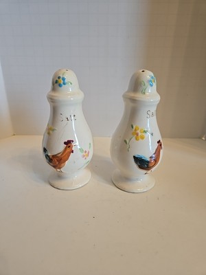Vintage Enesco Hen & Rooster Ceramic Salt & Pepper Shaker Set  E-2252