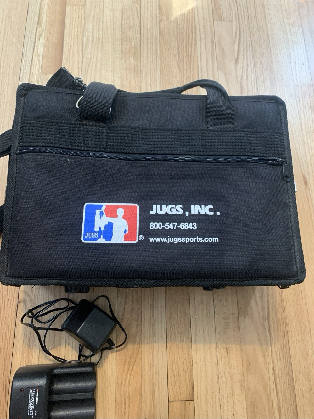 JUGS PROFESSIONAL SPORTS RADAR GUN w/ CASE, Batteries, Charger, Tested Works!!
