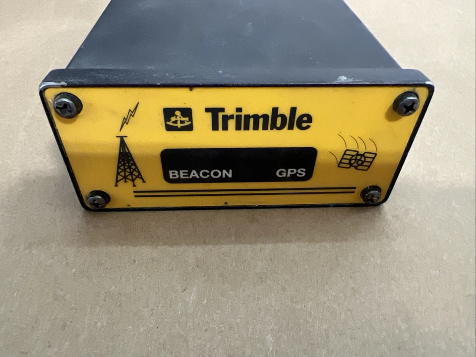 Trimble Beacon DGPS GPS / 29653-00 / 29654-01 With Bag and Antenna + - Image 2 of 4