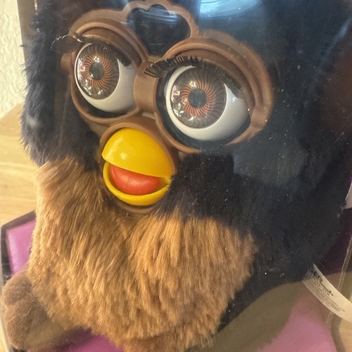 Furby #70-800 Tiger Electronics 1998 - Picture 15 of 24