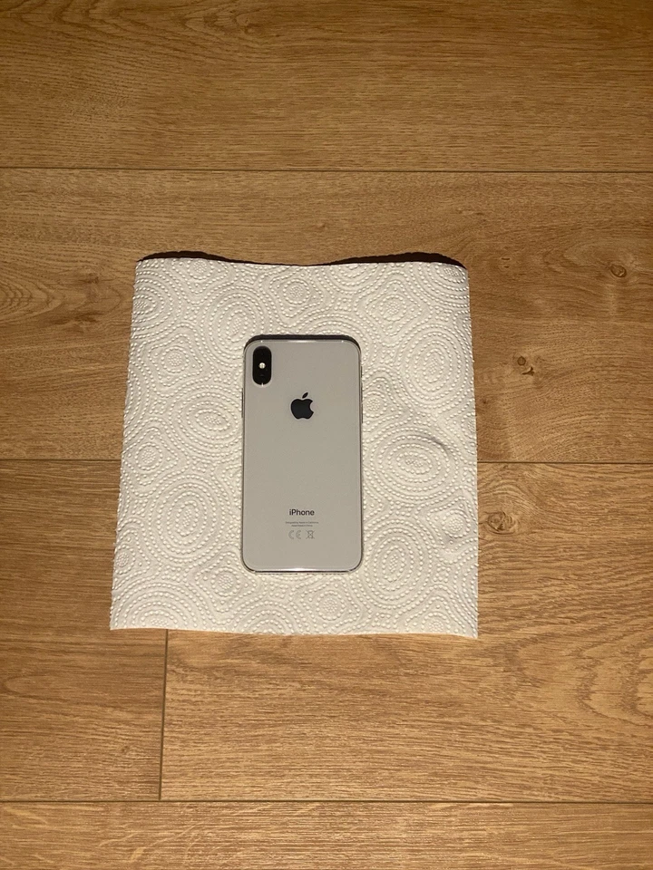 Apple iPhone X - 256GB - Argento (Sbloccato) - Immagine 2 di 4