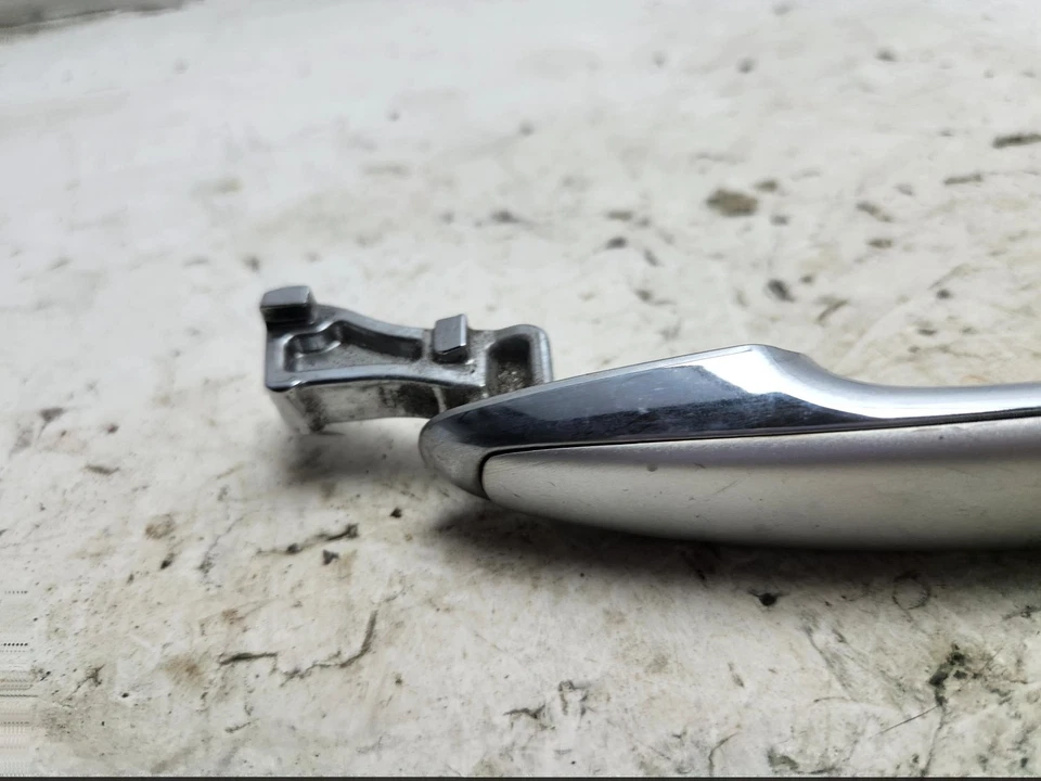 LEXUS SC430 EXTERIOR DOOR HANDLE FRONT RIGHT MK2 ZA40 2001 - 2010 - Image 2 of 4