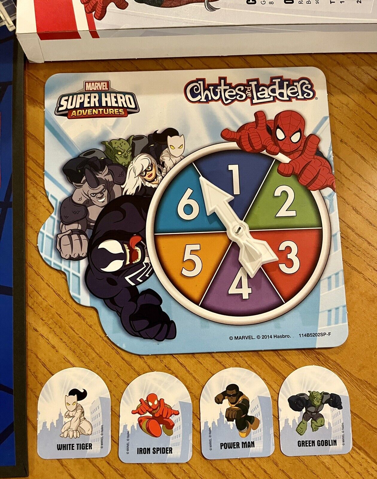  Hasbro Gaming Chutes and Ladders: Marvel Spider-Man