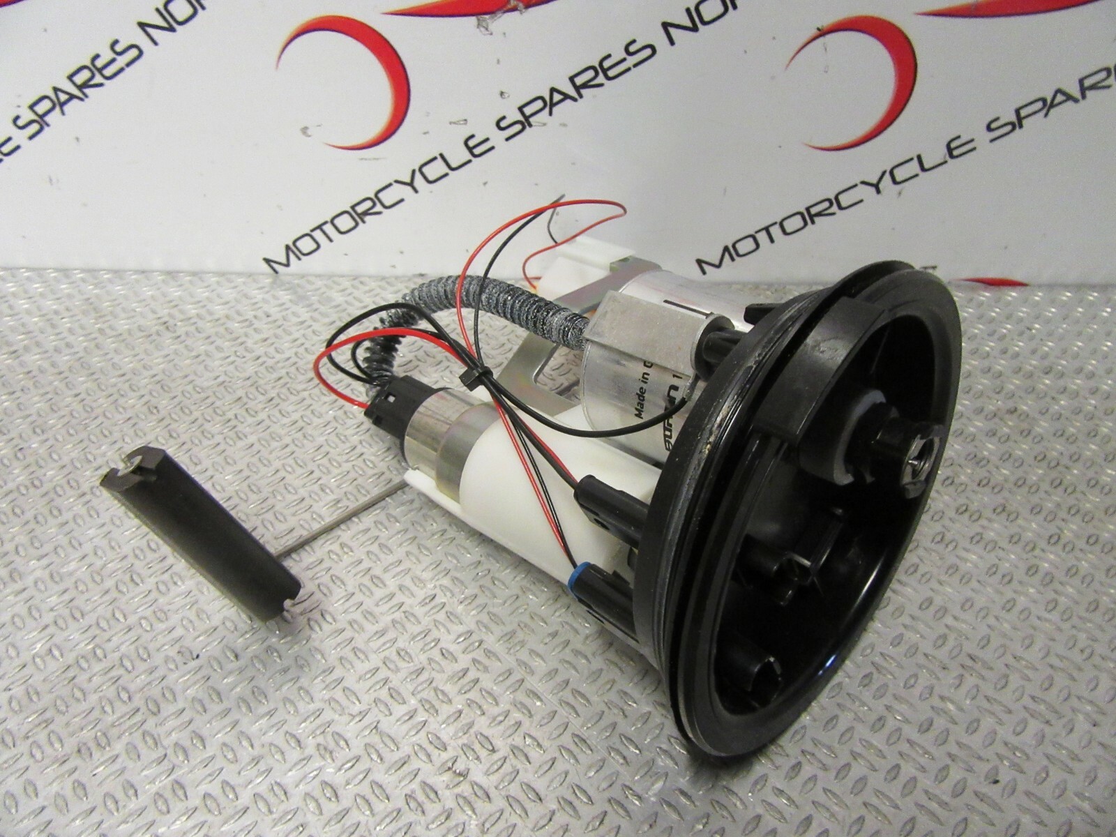 BMW S1000R  FUEL PUMP 16148563523 *ONLY 95 MILES* 2019 K47 BK490