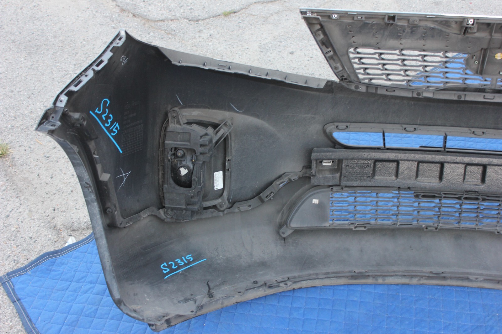 14-15 KIA SORENTO FRONT BUMPER ASSEMBLY FOG COVER GRILL FOAM GENUINE OEM BROWN