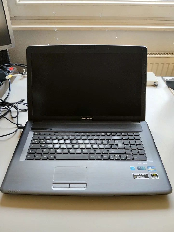 Medion Akoya P7816 – Intel I5 2(4)x2,50GHz – 8GB RAM – 2GB GraKa - Bild 2 von 4