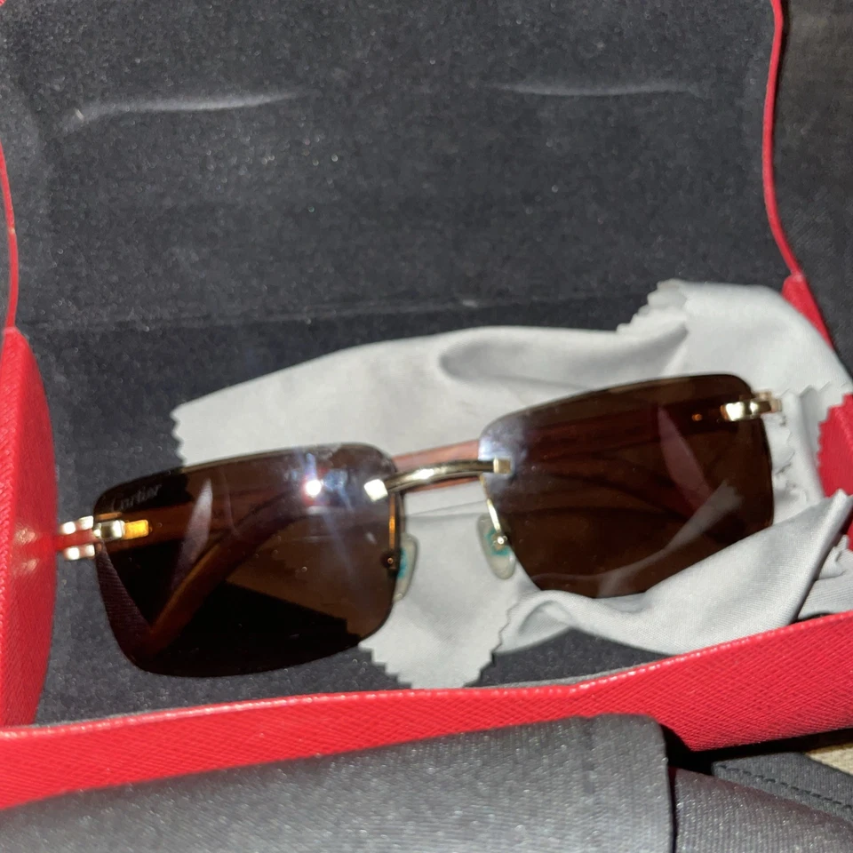 Gafas Cartier con estuche y caja Foto 2 de 4