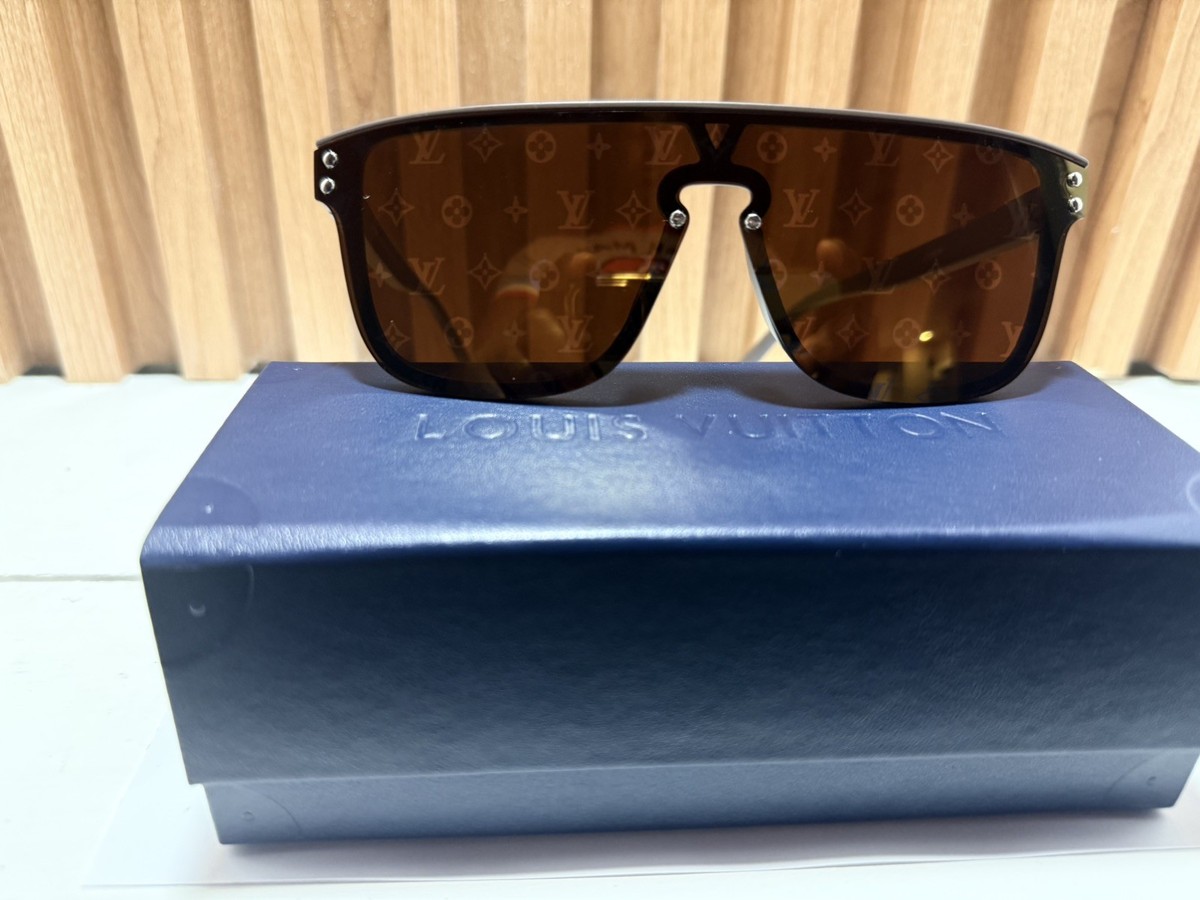 Louis Vuitton LV Waimea Sunglasses Black Blue Monogram Logo Z1082E