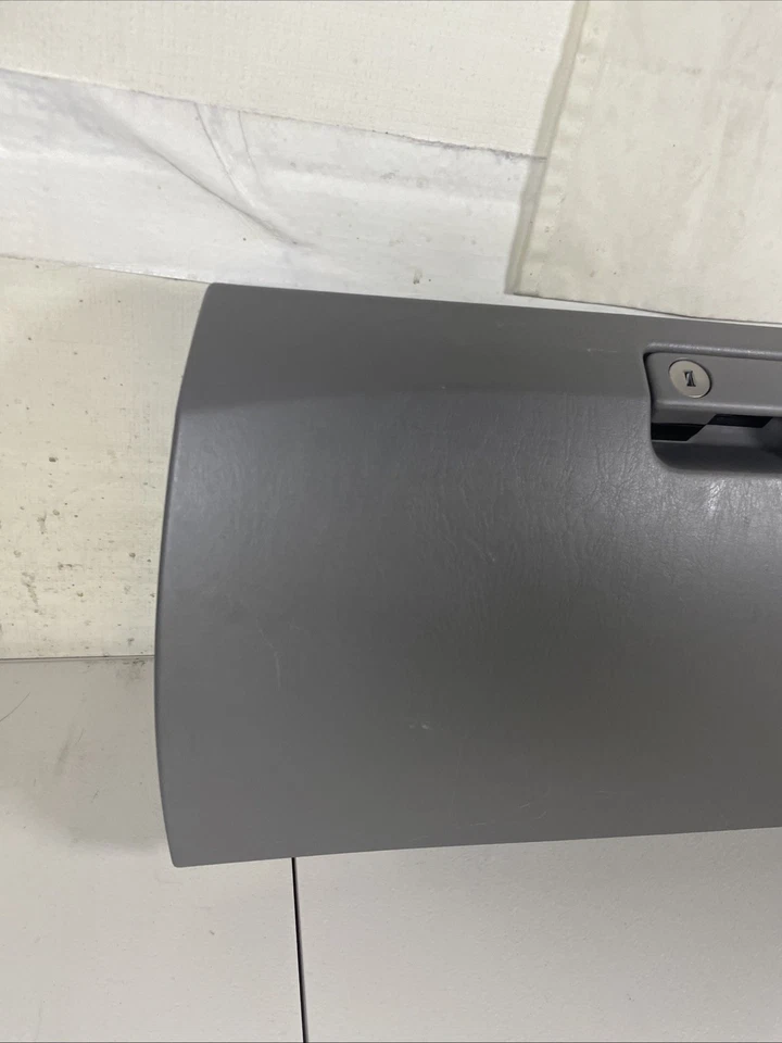 03-09 Toyota 4Runner tablero delantero guantera compartimento de almacenamiento gris 55550-35060 Foto 2 de 4