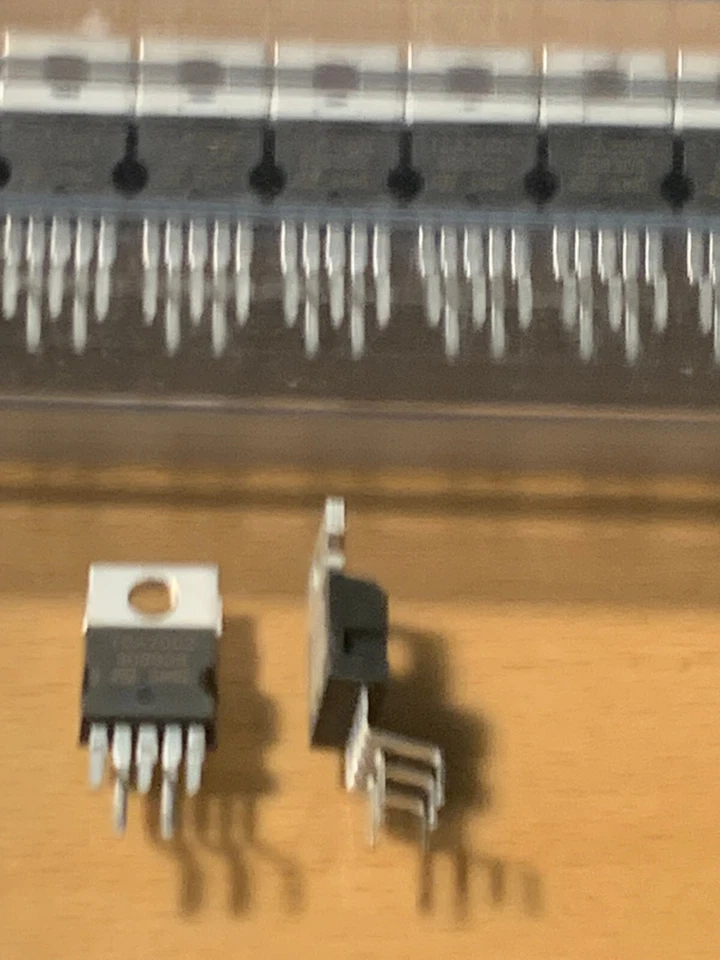  TDA2002 - SIGNETICS IC - ZIP-5 - 8-Watt Audio High Power Amplifier. - Image 4 of 4