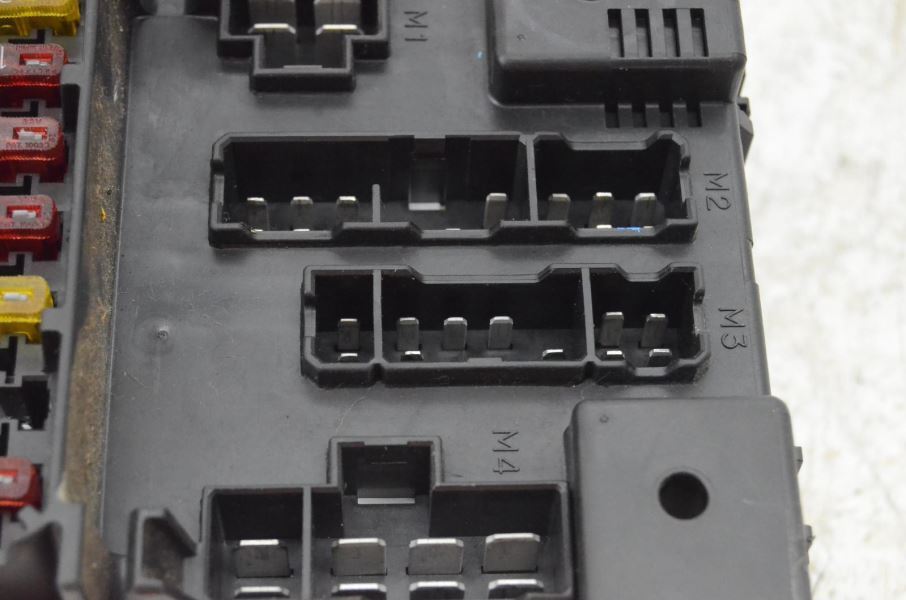にむ 1993-1996 Nissan 300ZX Z32 Vert Interior Cabin Fuse Box